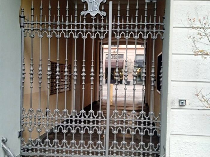 Casa bilocale in affitto in Via Lazzaro Spallanzani, Morgagni, Milano