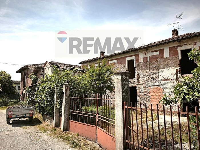 Casa con 10 locali in vendita in Via De Gasperi, Cava Manara