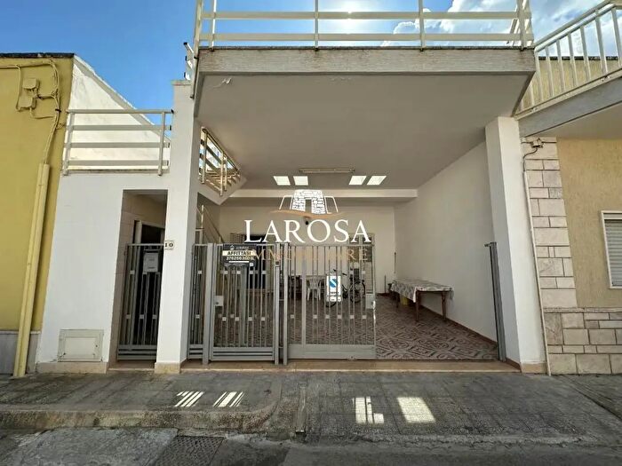Casa con 6 locali in vendita in Via Giuseppe Garibaldi, Melendugno
