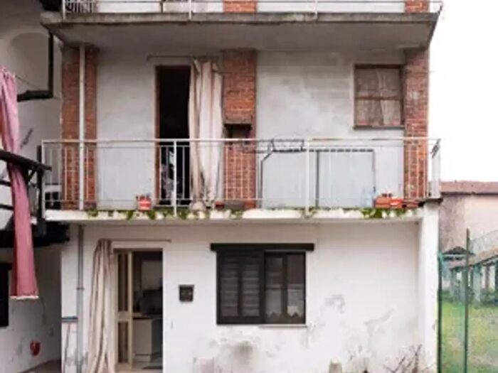 Casa quadrilocale in vendita in Cameri