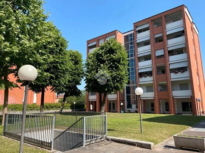 Appartamento trilocale in vendita in Via Verona, Parma