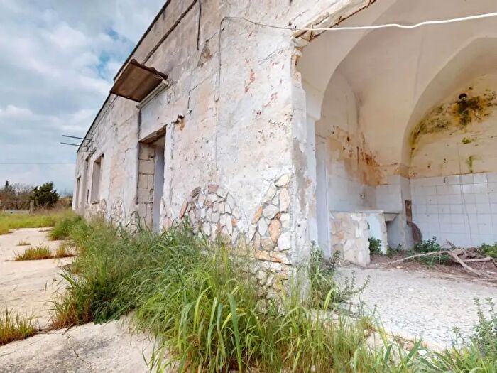 Casa quadrilocale in vendita in Via Torre, Oria