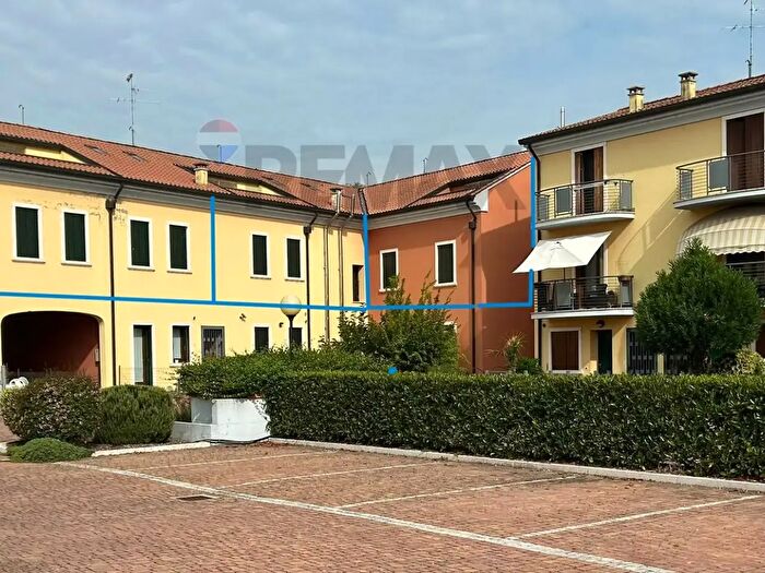 Appartamento con 5 locali in vendita in Villa Bartolomea