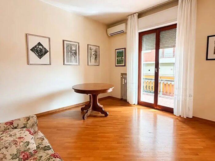 Appartamento con 5 locali in vendita in Viale Vittorio Veneto, Pistoia