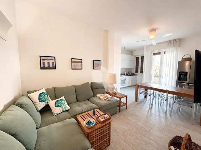 Appartamento trilocale in vendita in Via Bacco, Cervia