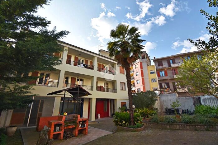 Casa con 10 locali in vendita in Via Cuniberti, Ivrea