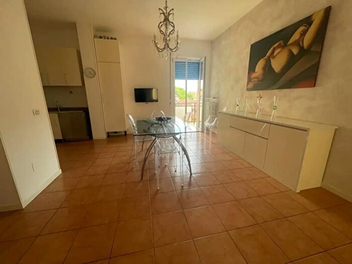 Appartamento trilocale in vendita in Via Somaglia, Piacenza