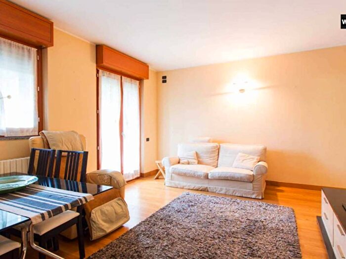 Appartamento trilocale in affitto in Via Giovanni Segantini, Navigli Darsena, Milano