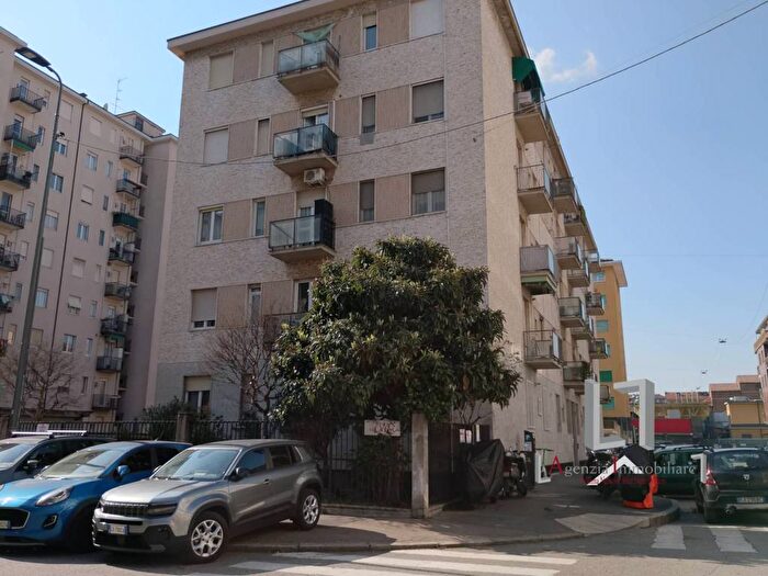 Appartamento monolocale in affitto in Via Gressoney, Martini Insubria, Milano