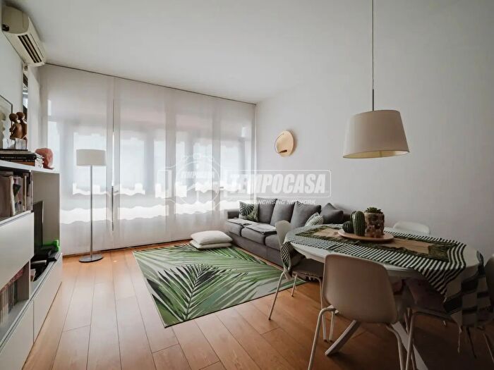 Appartamento trilocale in vendita in Viale Indipendenza, Trezzano Sul Naviglio