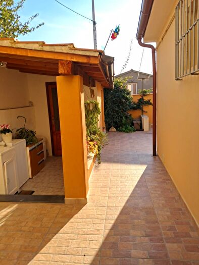 Casa con 6 locali in vendita in Vicopisano
