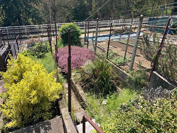 Casa con 7 locali in vendita in Frazione Cerale, Camandona