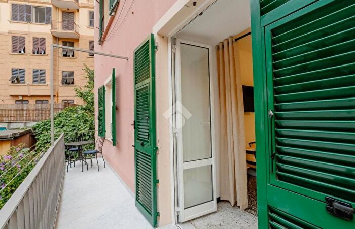 Appartamento con 5 locali in affitto in Via Galeazzo Alessi, Genova