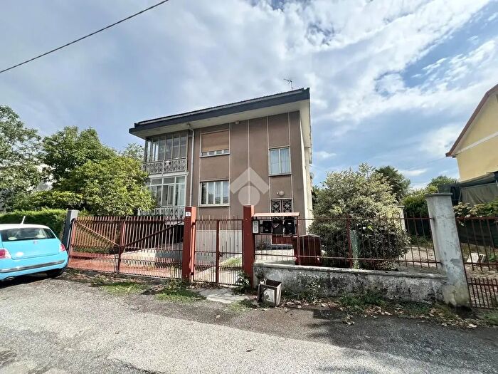 Appartamento quadrilocale in vendita in Via Oropa, Rivalta Di Torino