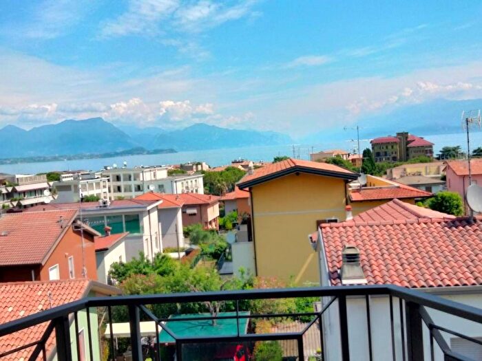 Casa trilocale in affitto in Via Dante Alighieri, Desenzano Centro, Desenzano del Garda