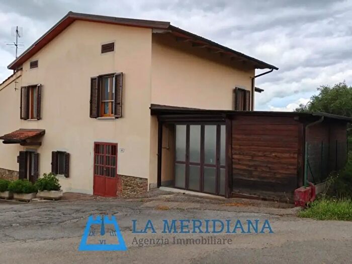 Casa con 6 locali in vendita in Larciano
