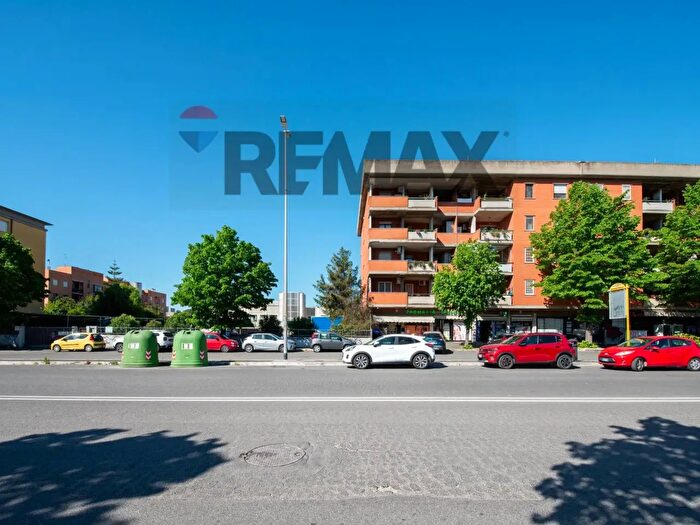 Appartamento trilocale in vendita in Via di Macchia Saponara, Roma