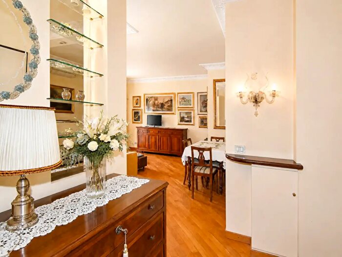 Appartamento trilocale in affitto in Via Osoppo, Milano