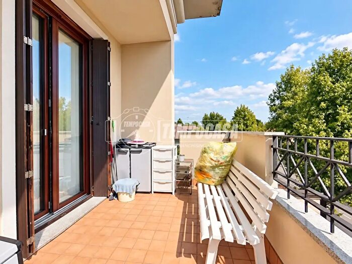 Appartamento trilocale in vendita in Via Montorfano, Seregno