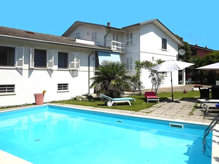 Casa con 6 locali in vendita in Calendasco