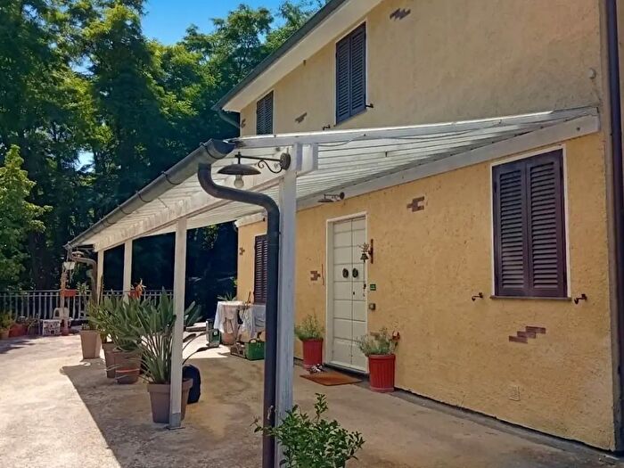 Casa con 9 locali in vendita in Strettoia, Pietrasanta