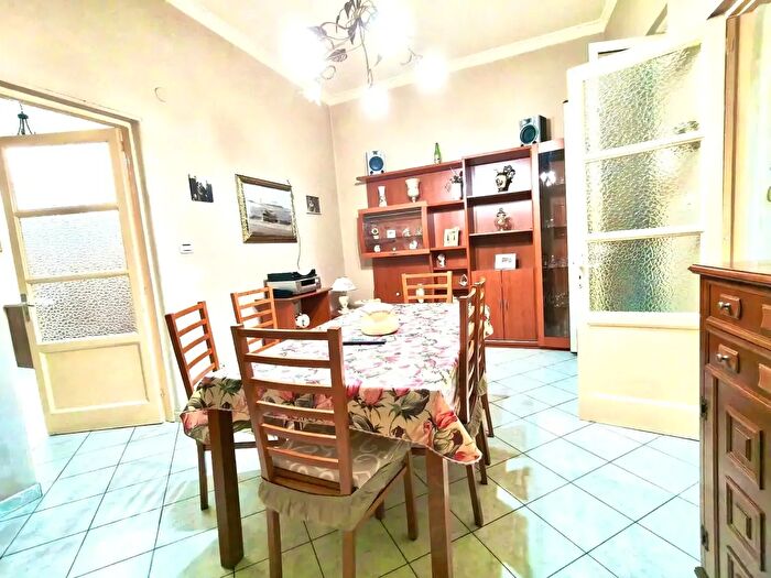 Appartamento trilocale in vendita in Via Palermo, Catania