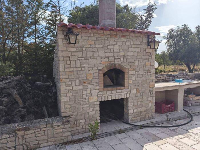 Casa con 6 locali in vendita in Strada Vicinale Moschetto, Trani