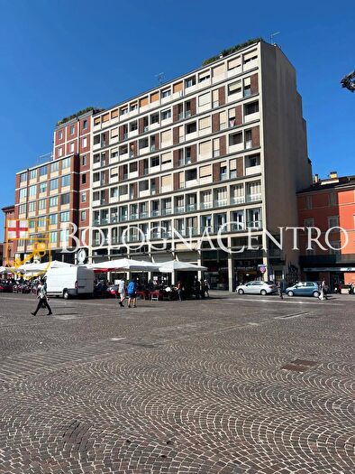 Appartamento bilocale in vendita in Piazza dell Otto Agosto, Bologna