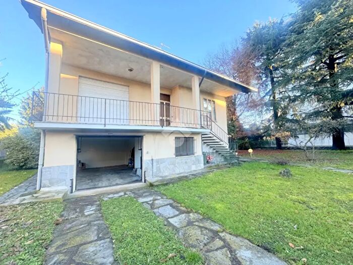 Case in Vendita e in Affitto - 2