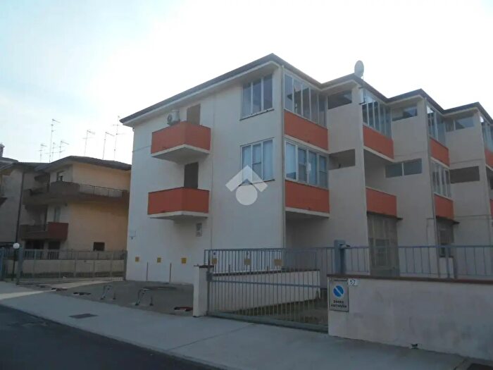 Appartamento bilocale in vendita in Via Calatafimi, Comacchio