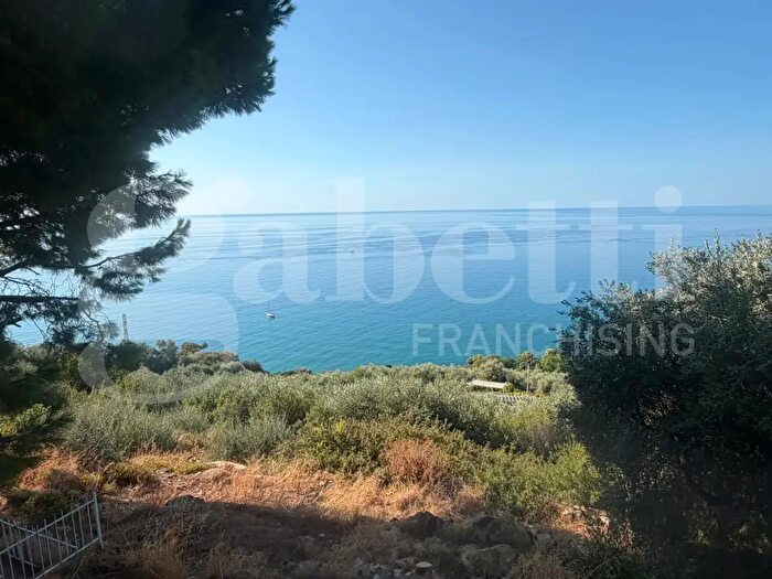 Appartamento bilocale in vendita in Via Fossati, Cipressa