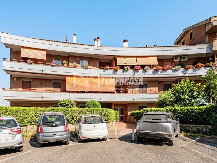 Appartamento trilocale in vendita in Via Isonzo, Bracciano