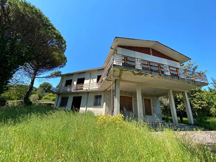 Casa con 5 locali in vendita in Via della Grotta Rossa Rimini, Rimini