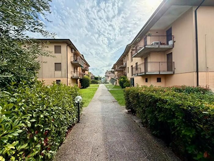 Appartamento trilocale in vendita in Via a Urceo Savoldi, Orzinuovi