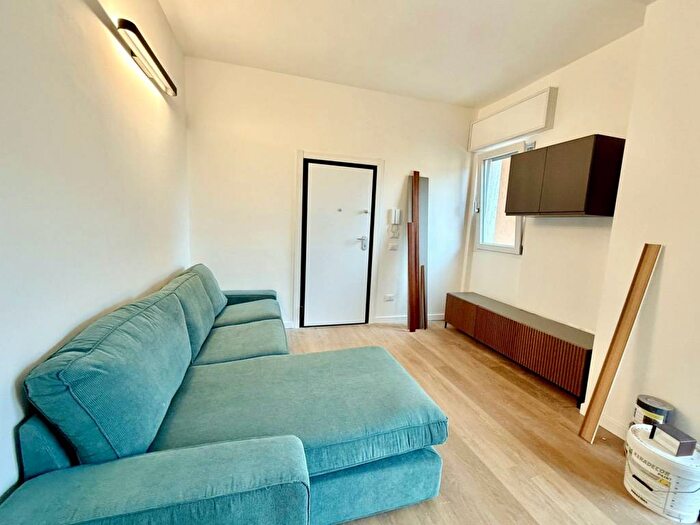 Appartamento trilocale in affitto in Via Giovacchino Bellezza, Zona Fiera, Verona