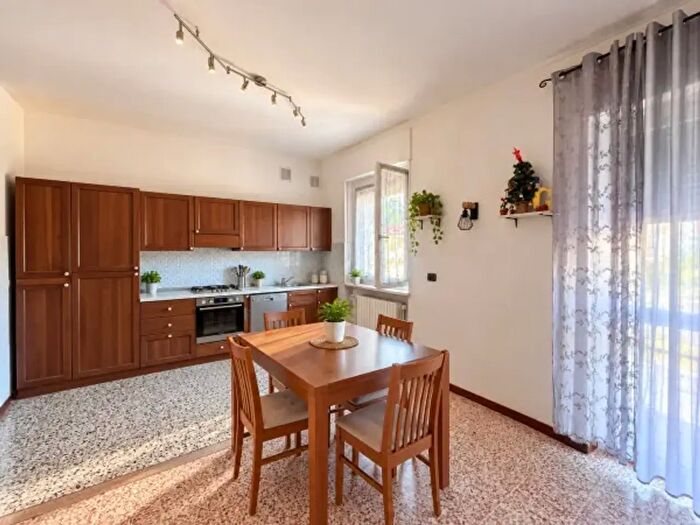 Appartamento trilocale in vendita in Via Incisa, Vezza D'Alba