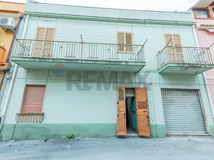 Casa con 10 locali in vendita in Noto