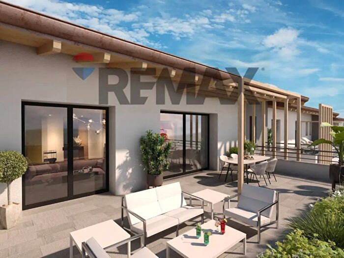 Appartamento con 5 locali in vendita in Via Novembre, Ponteranica