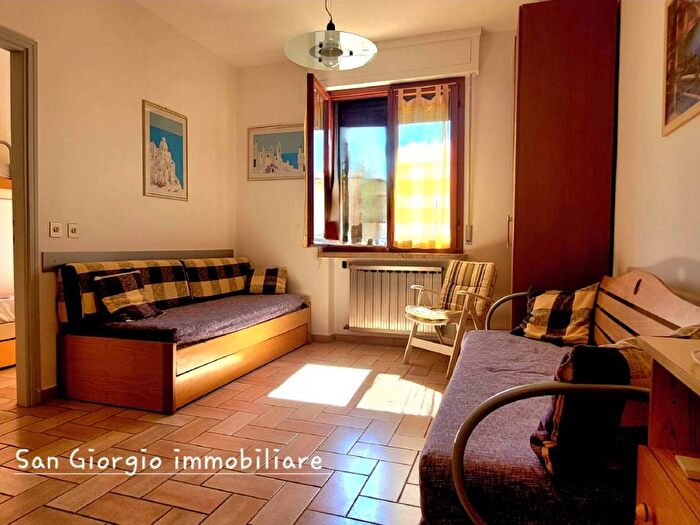 Appartamento trilocale in affitto in Marina di Pisa, Pisa