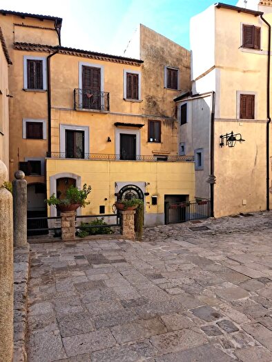 Case in Vendita e in Affitto - 3