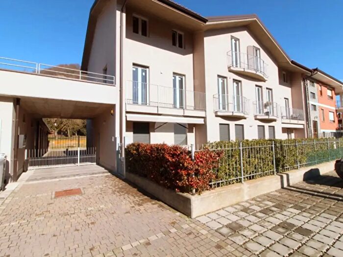 Appartamento quadrilocale in vendita in Via Torino, Corneliano DAlba