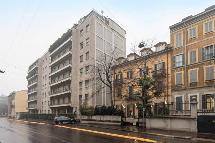 Appartamento monolocale in affitto in Via Senato, Palestro, Milano