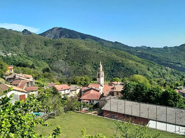 Casa con 5 locali in vendita in Via Brigate Garibaldi, Zignago