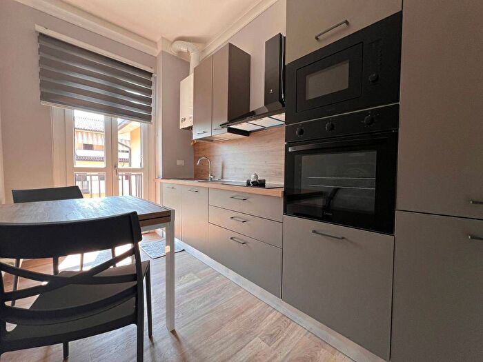 Appartamento trilocale in affitto in Via Alcide Malagugini, Borgo Alto, Pavia