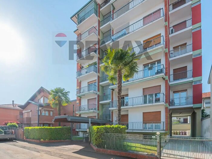 Appartamento trilocale in vendita in Via Dante, Olgiate Olona