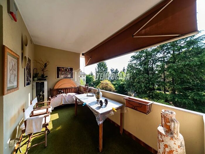 Appartamento trilocale in vendita in Villasanta