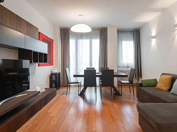 Appartamento trilocale in affitto in Corso Marzo, Montenero, Milano