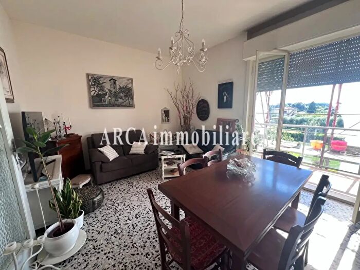 Appartamento con 5 locali in vendita in Pietrasanta