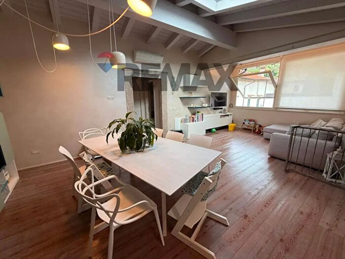 Appartamento con 5 locali in vendita in Via Testi Snc, Toscolano Maderno