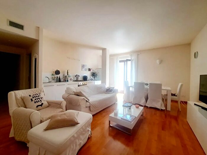 Appartamento trilocale in affitto in Piazza Giuseppe Verdi, Viterbo